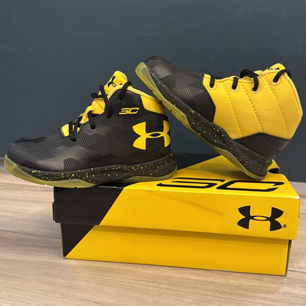 💛🖤 Brand New Under Armour Infant Black and Yellow Shoes